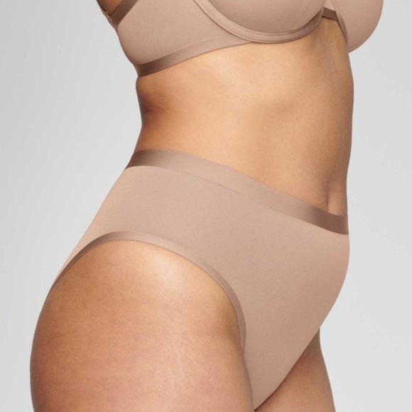CUUP Demi Bra Set in Taupe - Picture 6 of 12